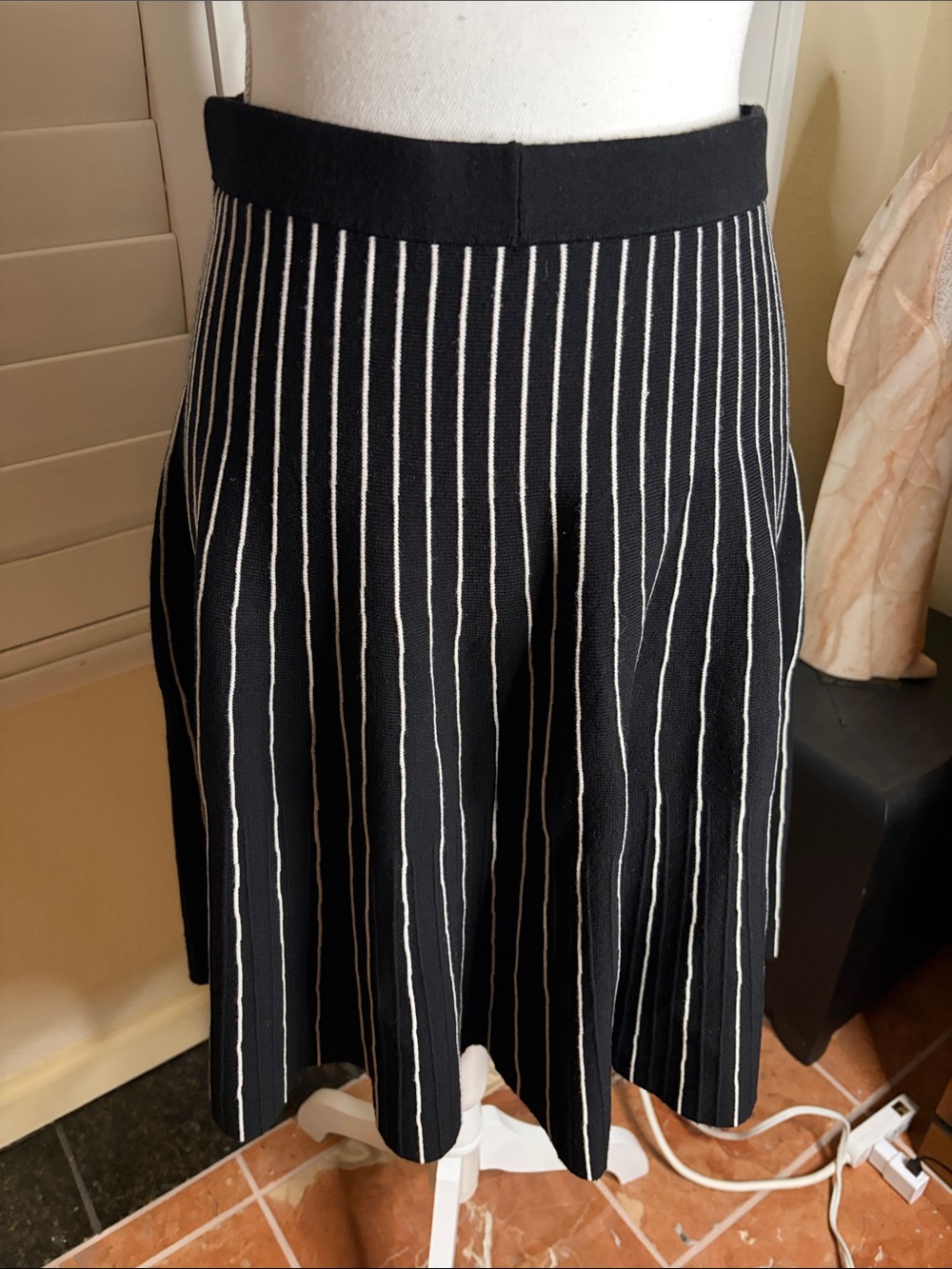 ๐ค๐บCarmen Black & White Striped Viscos Sweater Skirt W/Stretchy Waist Band XL